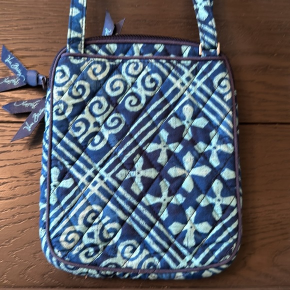 Vera Bradley Hip cross body bag. Brand new no tags . - Picture 2 of 5